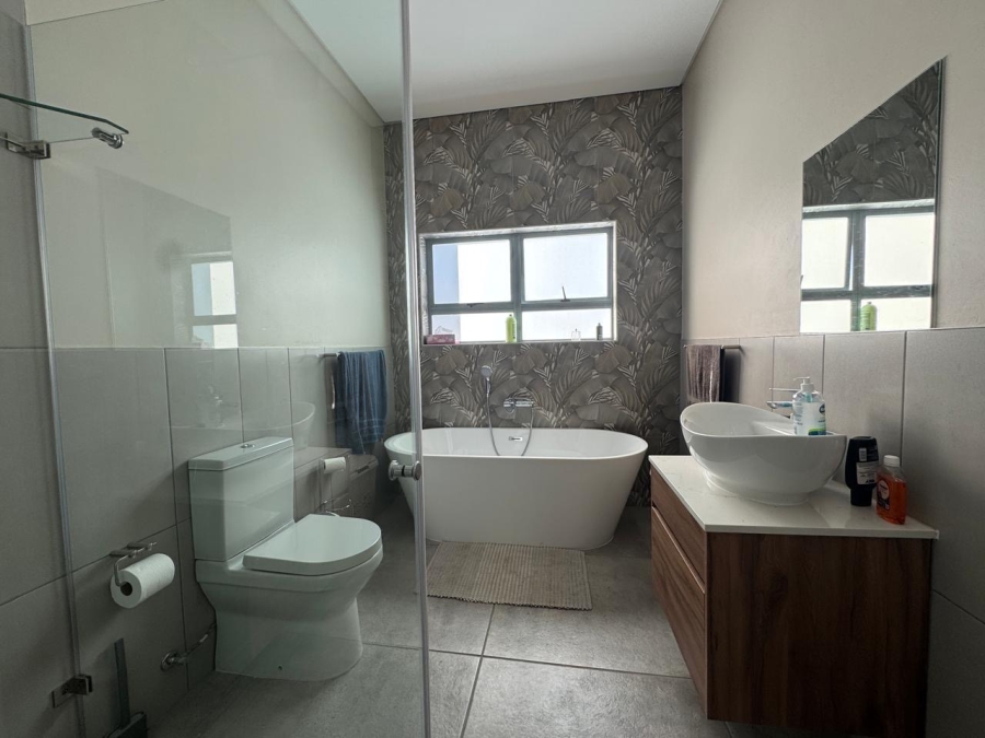 3 Bedroom Property for Sale in Blue Lagoon Western Cape